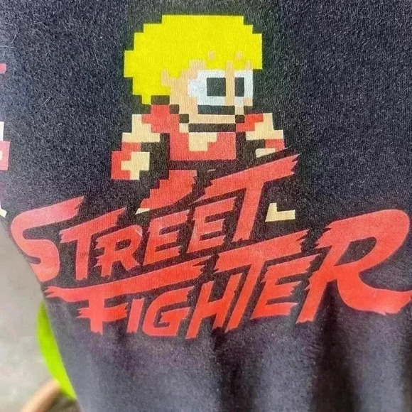 Capcon street fighter tee. Medium. Used good condition. No tips or holes - Picture 4 of 7